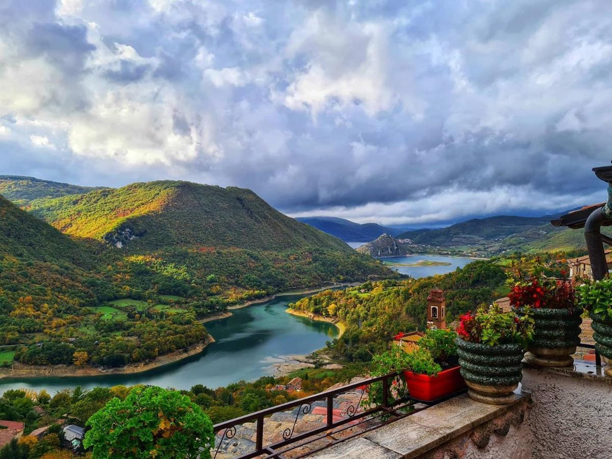La Casa Sul Fiordo Lago Turano Paganico Sabino Exterior foto